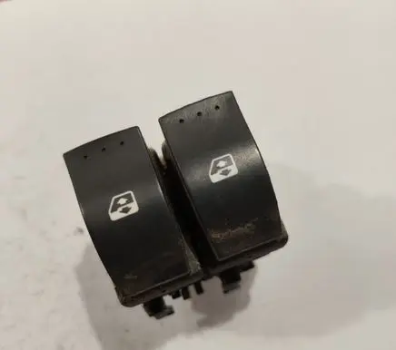 Renault Scenic II - Grand scenic II Electric window control switch 015090A