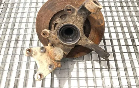 Opel Frontera A Front wheel hub spindle knuckle