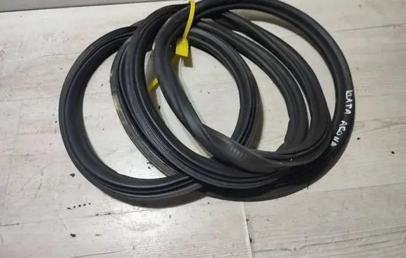 Seat Arona Trunk rubber seal (body) 