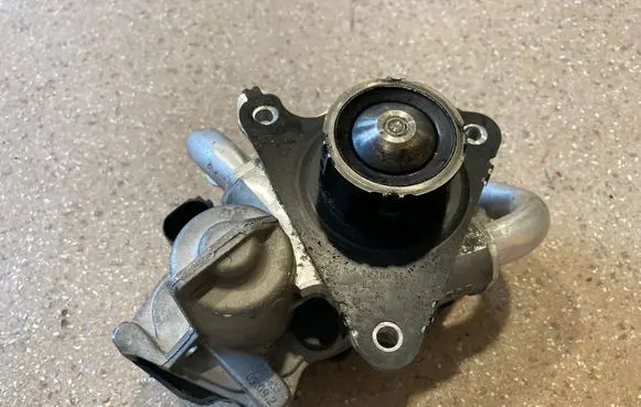 Audi Q5 SQ5 EGR valve 04L131501E
