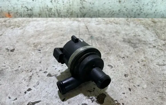 Volkswagen Polo V 6R Electric auxiliary coolant/water pump 6R0965561A 12402100501
