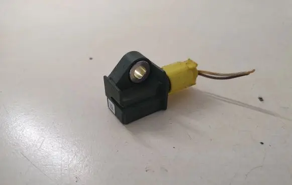 Mercedes-Benz C W204 Airbag deployment crash/impact sensor A1729056000
