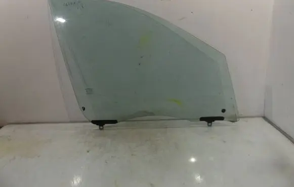 Renault Scenic III - Grand scenic III Front door window glass four-door