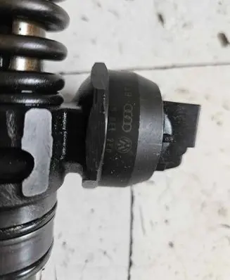 Audi A3 S3 8L Fuel injector 038130073AG
