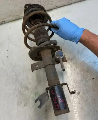 Renault Clio III Front shock absorber/damper 231312