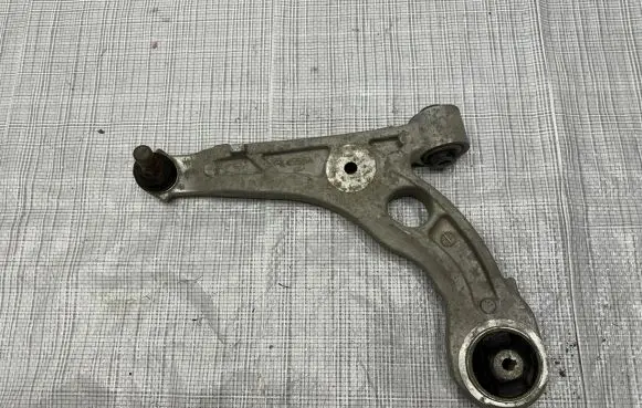 Chrysler 200 Front control arm