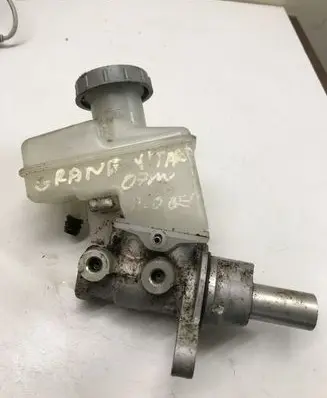 Suzuki Grand Vitara II Master brake cylinder 0204223393