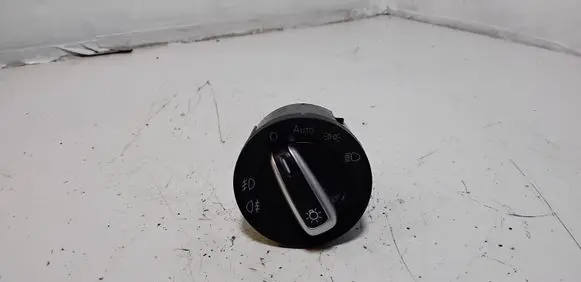 Volkswagen PASSAT CC Light switch
