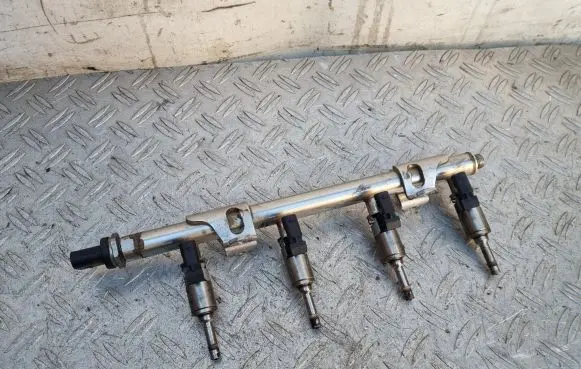 Volkswagen Golf VII Fuel injectors set 04E133320D 0261545079 0261500132