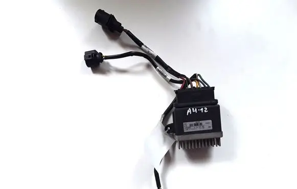 Audi A4 S4 B7 8E 8H Coolant fan relay 8K0959501G