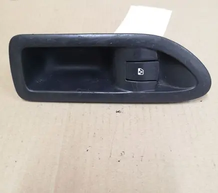 Renault Laguna II Electric window control switch 82000317494