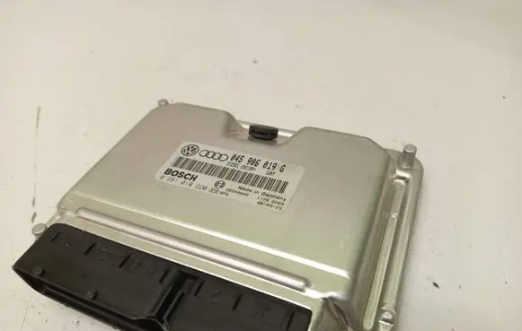 Audi A2 Engine control unit/module 045906019G 0281010220