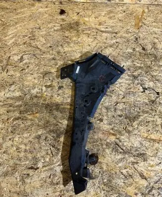 Front bumper mounting bracket