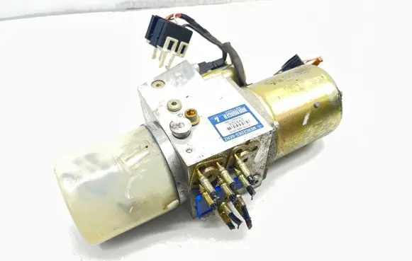 Mercedes-Benz SLK R170 Convertible roof hydraulic pump A1708000030