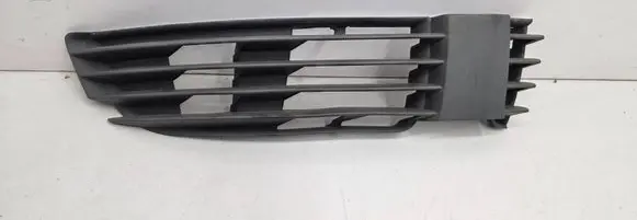 Volkswagen PASSAT B5.5 Front bumper lower grill 3B0853666H