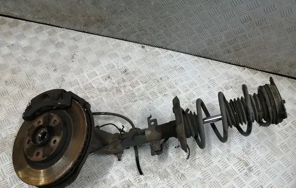 Nissan Qashqai Front wheel hub spindle knuckle