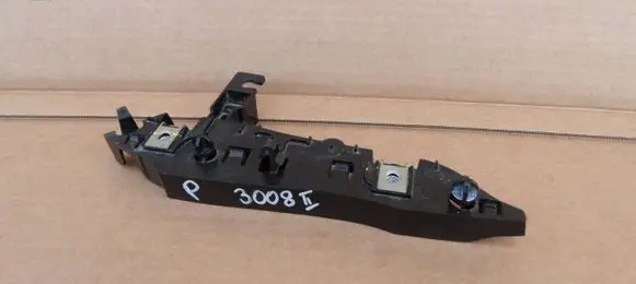 Peugeot 3008 II Front bumper mounting bracket 9810975380