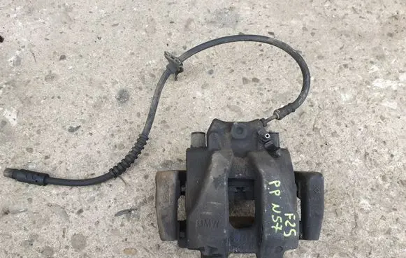 BMW X3 F25 Front brake caliper