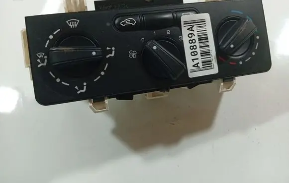 Peugeot 1007 Climate control unit F664478N
