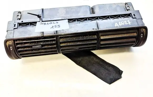 Audi A4 S4 B5 8D Dash center air vent grill 8d0820951