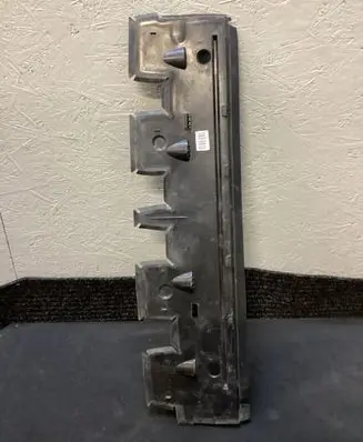Radiator mount bracket