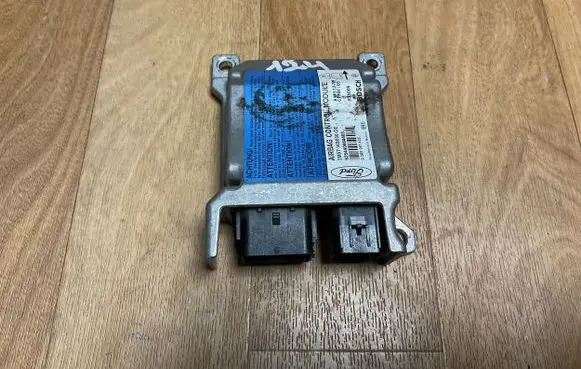 Ford Focus Airbag control unit/module 2M5T14B056DE 625440464403 0285001425