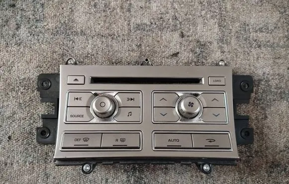 Jaguar XF X250 Climate control unit 8X2318C858BF 28149274 G925A