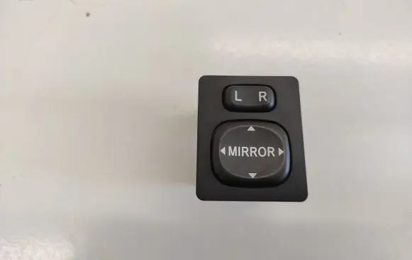 Toyota Corolla Verso AR10 Wing mirror switch 769746 183574