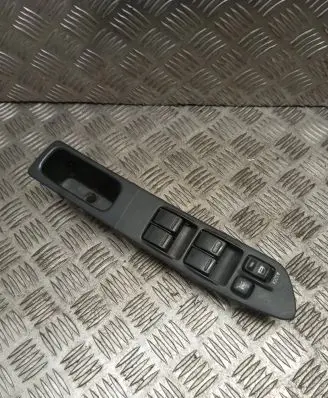 Subaru Impreza II Electric window control switch 94266FE080