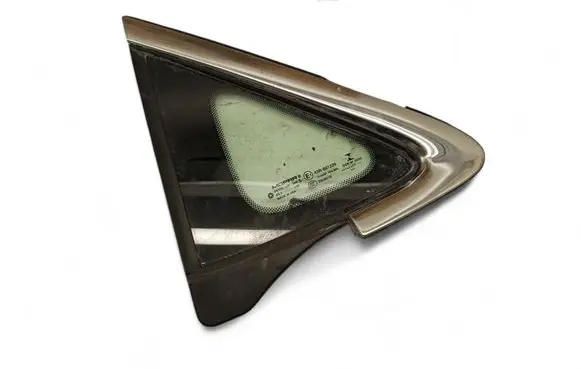 Chrysler Pacifica Front triangle window/glass 68227746AE