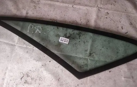 Citroen Xsara Picasso Front triangle window/glass as2