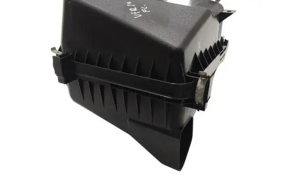 Toyota Verso Air filter box 