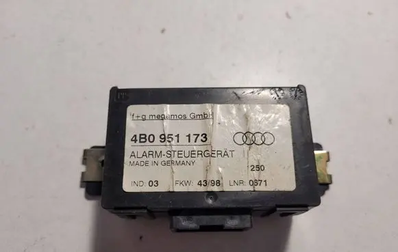 Audi A6 S6 C5 4B Alarm control unit/module 4B0951173