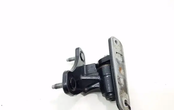 Mercedes-Benz C W204 Front door lower hinge A2047201837