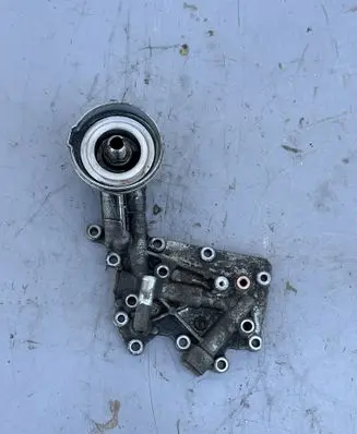 Subaru XV I Oil filter mounting bracket 105254