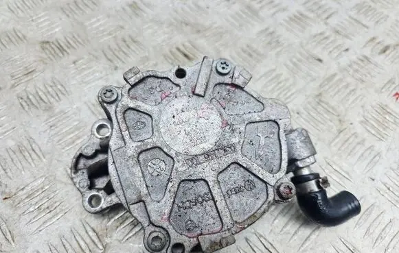Audi A4 S4 B8 8K Vacuum pump 03L145100F
