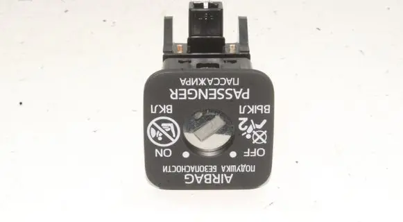 Lexus RC Passenger airbag on/off switch 
