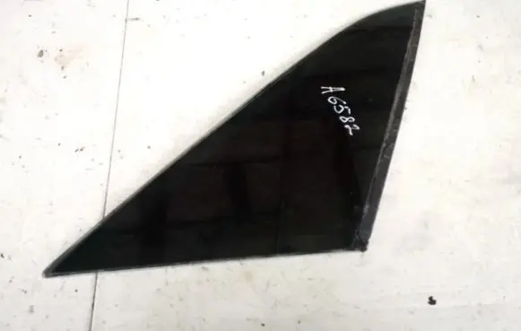Audi 80 90 S2 B4 Rear vent window glass 