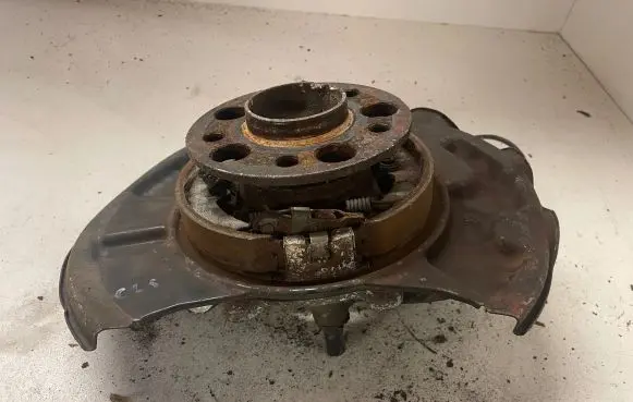 Mercedes-Benz E W211 Rear wheel hub