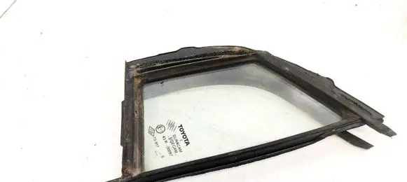 Toyota Yaris Rear vent window glass 
