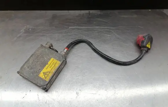 Mercedes-Benz CLK A208 C208 Xenon control unit/module 5DV00776007 5DV007760