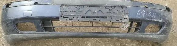 Volvo V70 Front bumper melynas