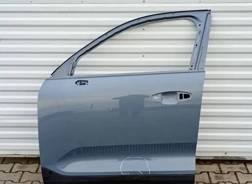 Volvo XC40 Front door