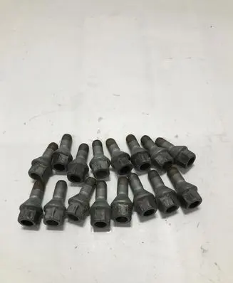 Fiat 500L Nuts/bolts 