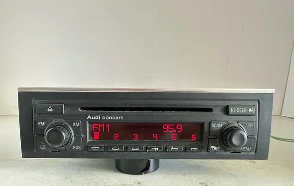 Audi A4 S4 B6 8E 8H Radio/CD/DVD/GPS head unit 8E0035186 91839781 AUZ2Z3B3092947