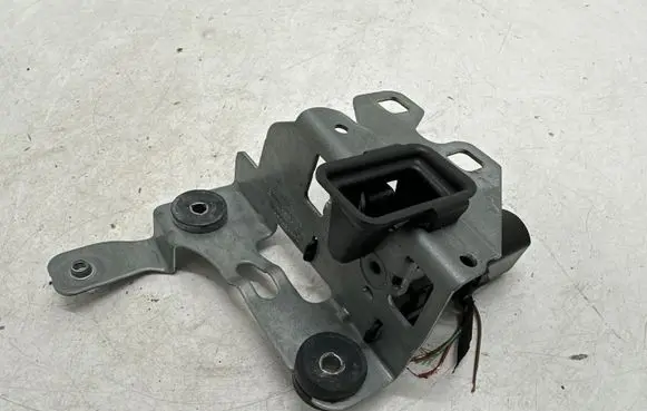 BMW 3 G20 G21 Tailgate window lock/catch/latch 8498979