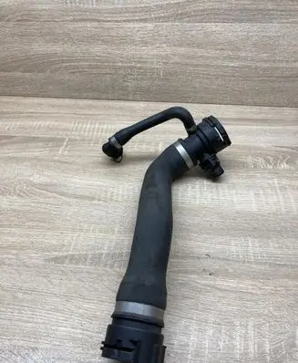 BMW 1 E81 E87 Engine coolant pipe/hose 7796869 7525641