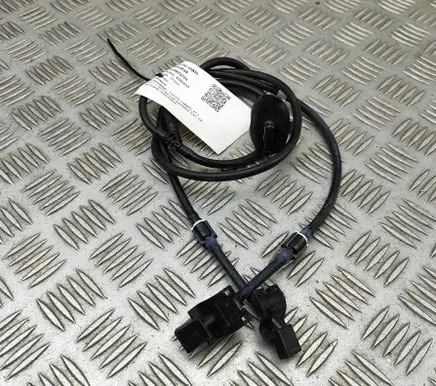 Toyota Camry VIII XV70 Windshield washer spray nozzle 9009933080 8538130220