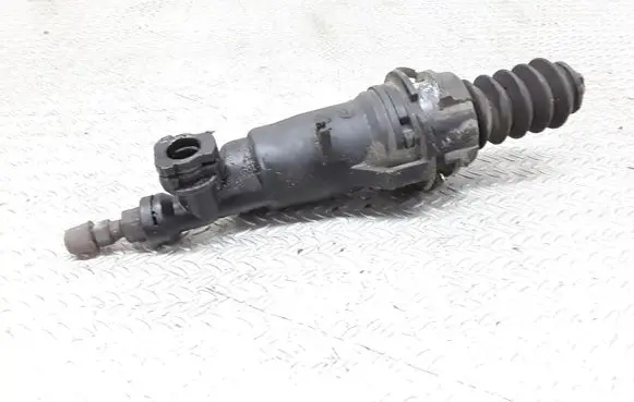 Clutch slave cylinder