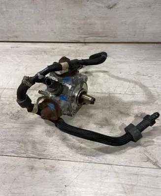 BMW 7 F01 F02 F03 F04 Fuel injection high pressure pump 7800123 0445010617 CRCP4S2L7040